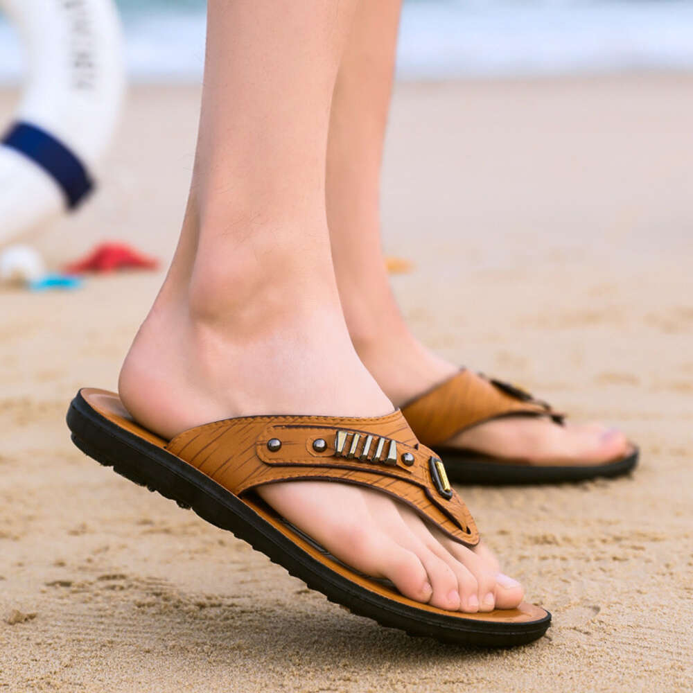 Fashionable Men S With Flops Flat Bottomed Shoes Lightweight And Soft Soled Men Flip For Beach Sports Ddmysaturn