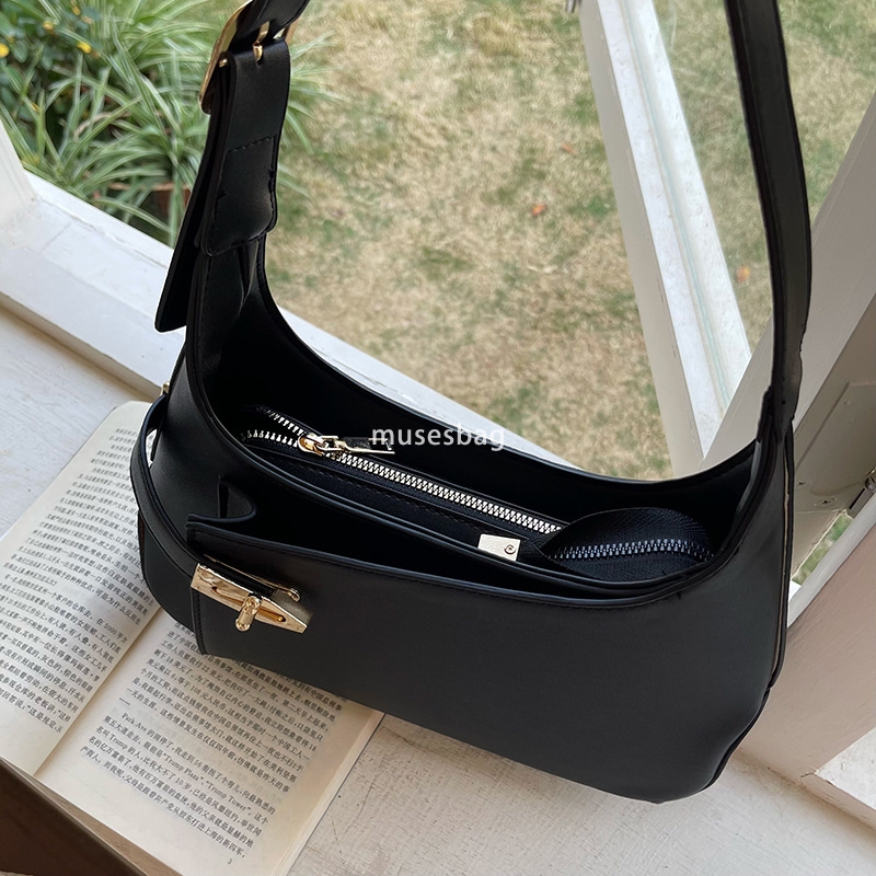 High end niche design textured underarm bag new and versatile temperament commuting single shoulder bag black portable small bag for women