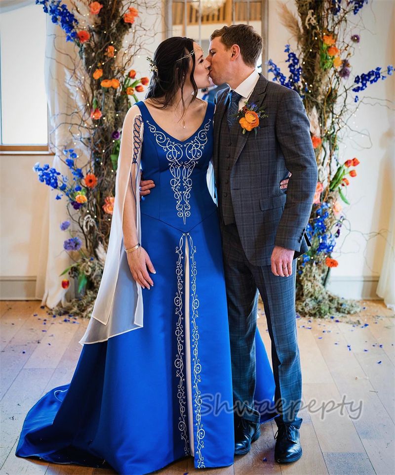 Middle East Embroidery Satin A-Line Wedding Dresses Flare Long Sleeves Royal Blue And White Bridal Gowns Court Train Country Garden Engagement Recepti