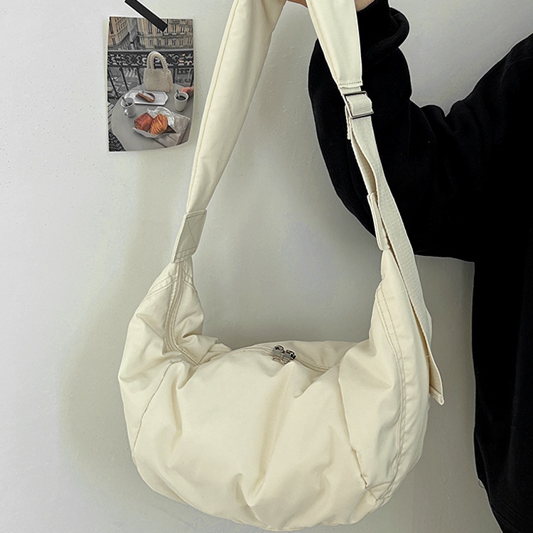 Cross body bag for women in autumn and winter new high-capacity dumpling bag down cotton casual simple and versatile one shoulder bag trendy