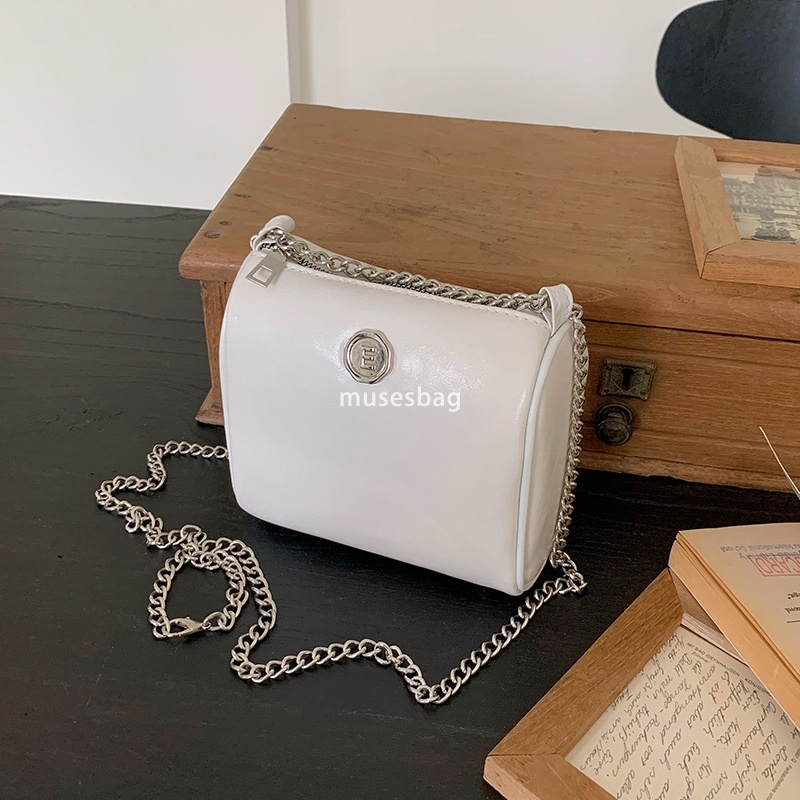 Street trend fashion silver mini chain bag small square bag women's new texture niche design mini one shoulder crossbody bag trend