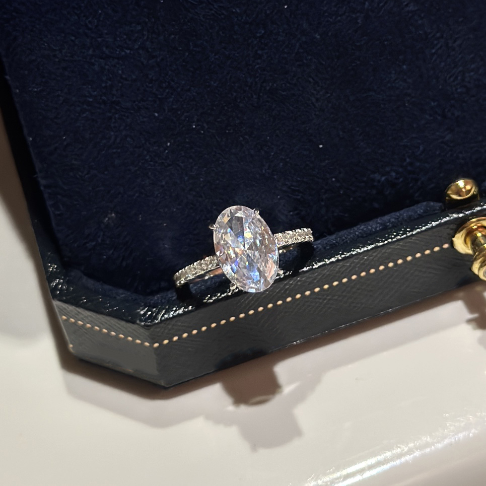 ring Moissanite Engagement Ring 925 silver diamond Set with diamonds official reproductions diamond European size jewelry fashion exquisite gift with 