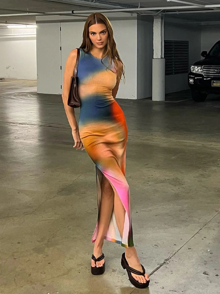 Hugcitar Tie Dye Print Ribbed Midi Dress For Women Summer Outfits Bodycon Side Slit Y2K Outfits Sexy Streetwear Long Dress 240615