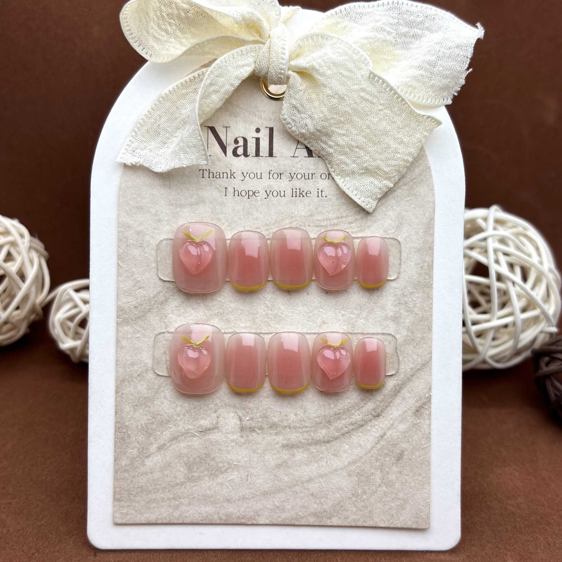 Girls False Nails Handworn nail short powder blusher peach cute autumn and winter new nail removable nail products 240530