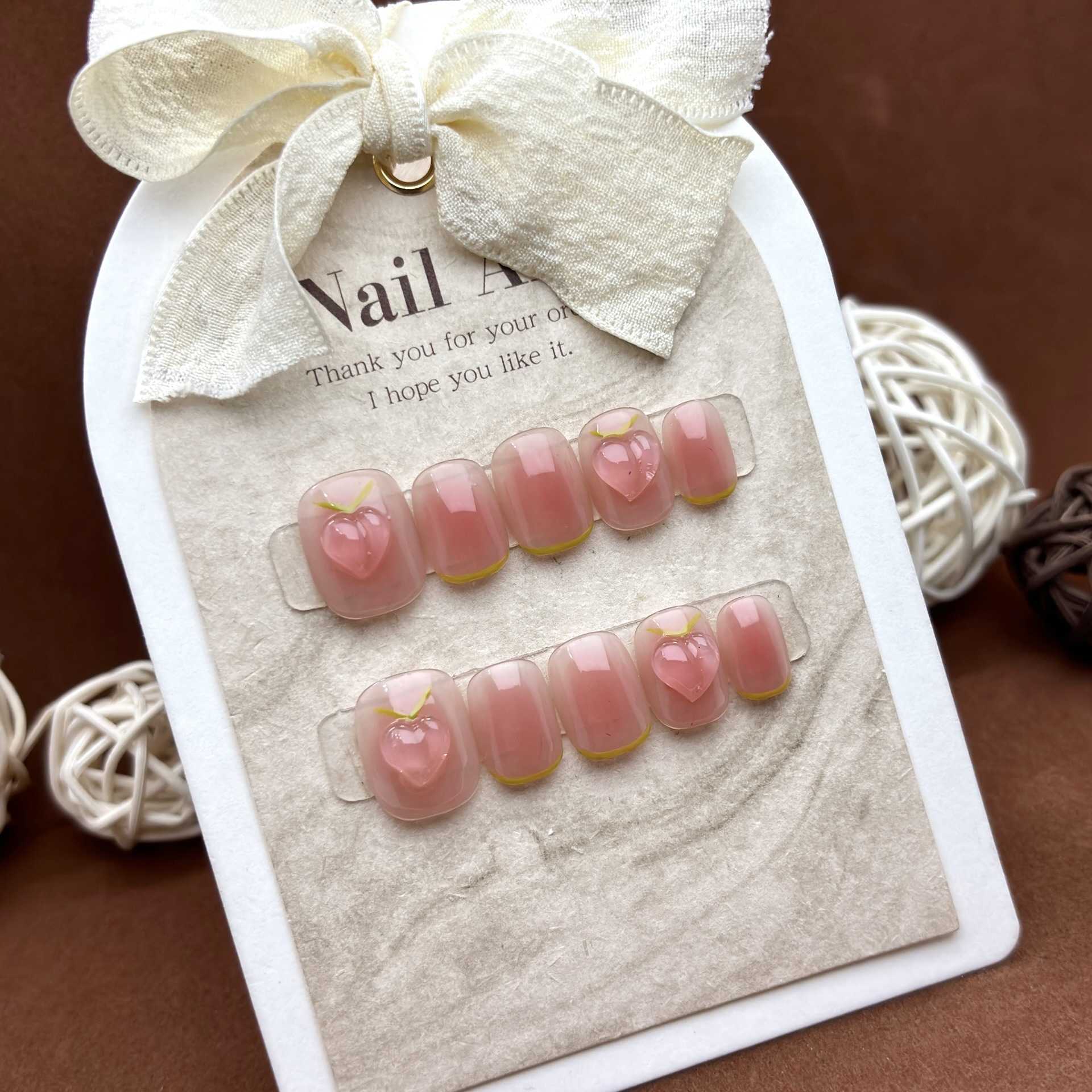 Girls False Nails Handworn nail short powder blusher peach cute autumn and winter new nail removable nail products 240530