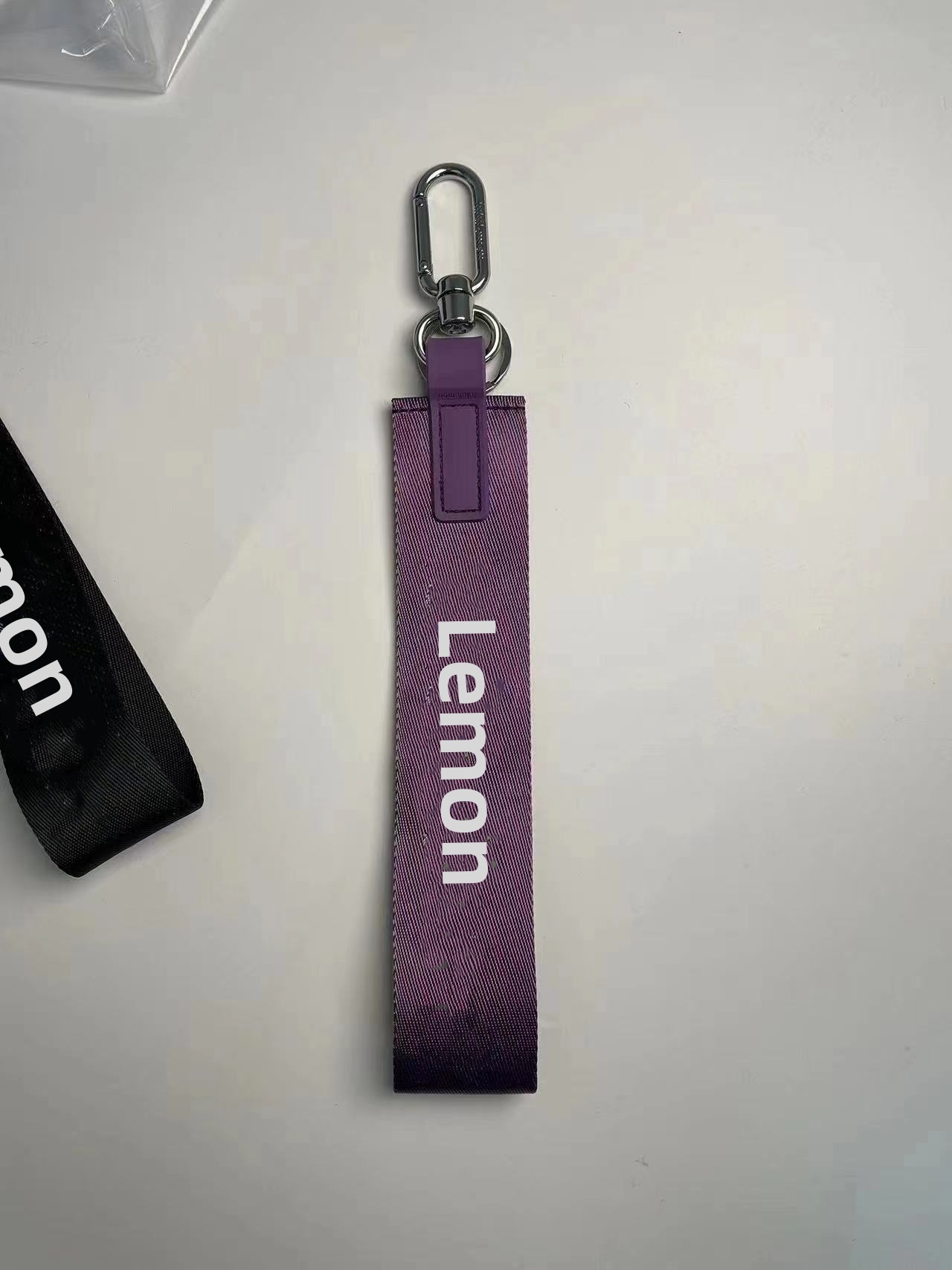 Uu-3098 Series Brand Key Chain Embroidered Alloy Buckle Unisex Fashion Decoration Keychain With Exquisite Packaging