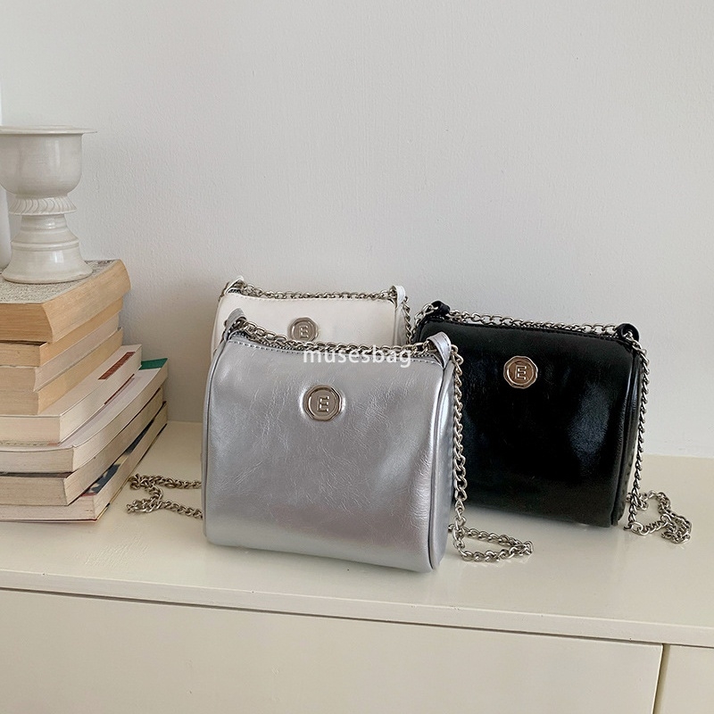 Street trend fashion silver mini chain bag small square bag women's new texture niche design mini one shoulder crossbody bag trend