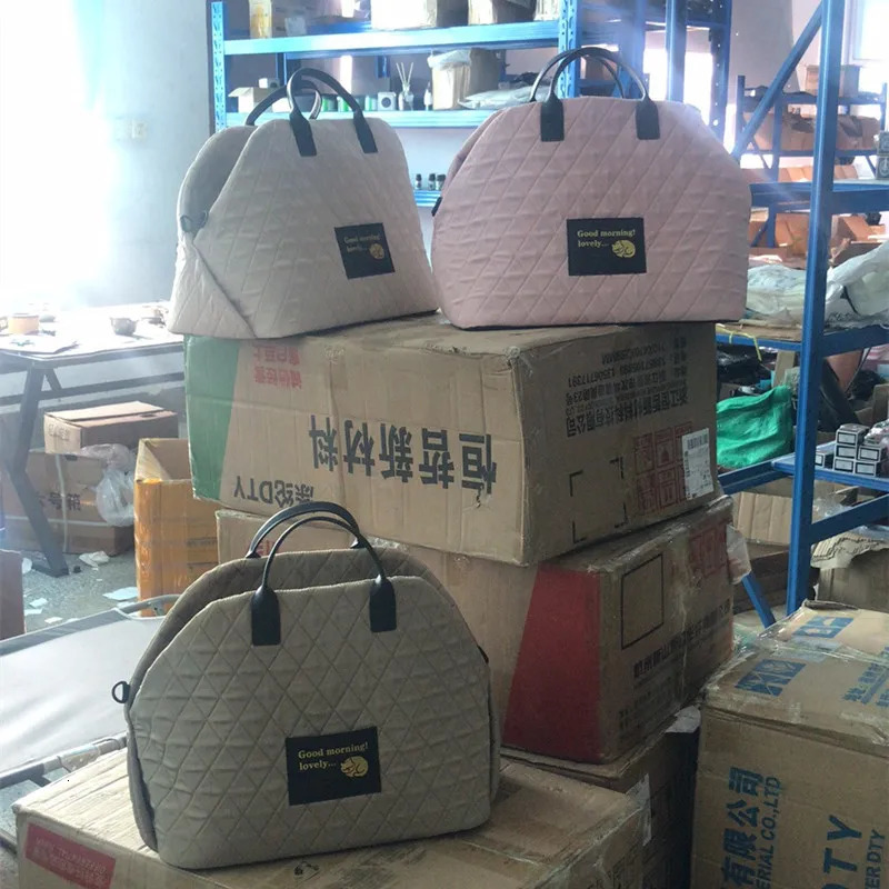 Dog and Cat Car Seat Protector Bag Portable Soft Fabric Dog and Cat Bag Used for Dog and Cat Travel Warmth Shoulder Bag Dog Supplies 240529