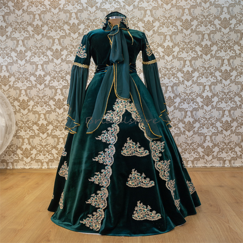 Muslimah Abaya Moroccan Evening Dress 2024 Gold Appliques Turkish Prom Dress Long Sleeve Velvet Nation Formal Engagement Dress Emeralad Green Vestio D