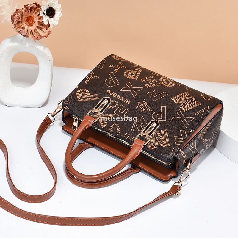 Designer Women's High Quality Classic Practical Handheld Luxury Fashion Bag Magnificent Mom Bag Large Capacity One Shoulder Versatile Crossbody B