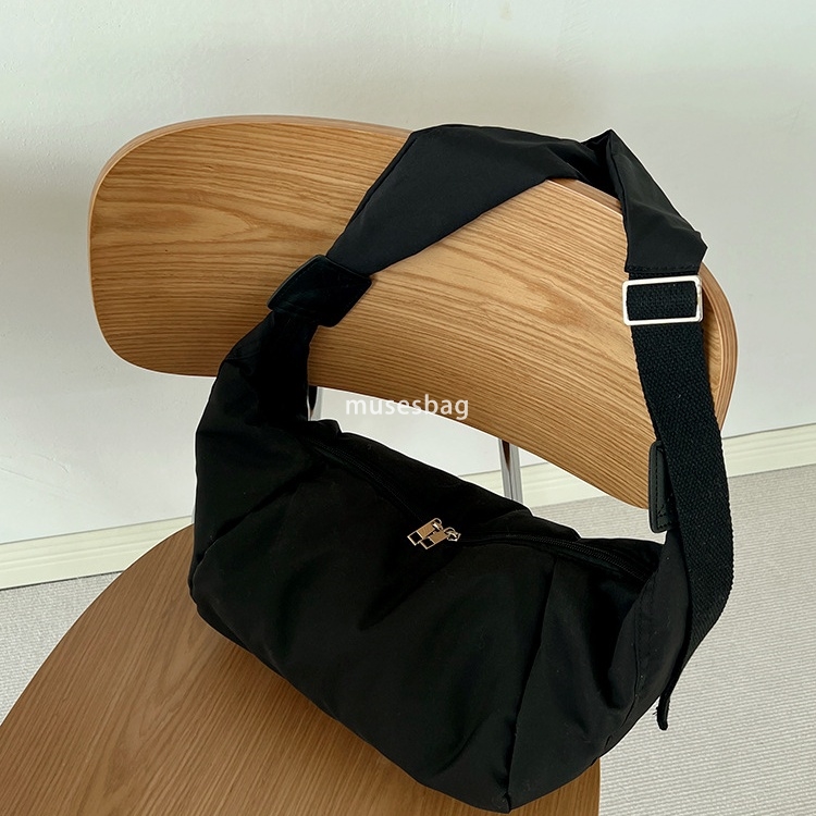Cross body bag for women in autumn and winter new high-capacity dumpling bag down cotton casual simple and versatile one shoulder bag trendy