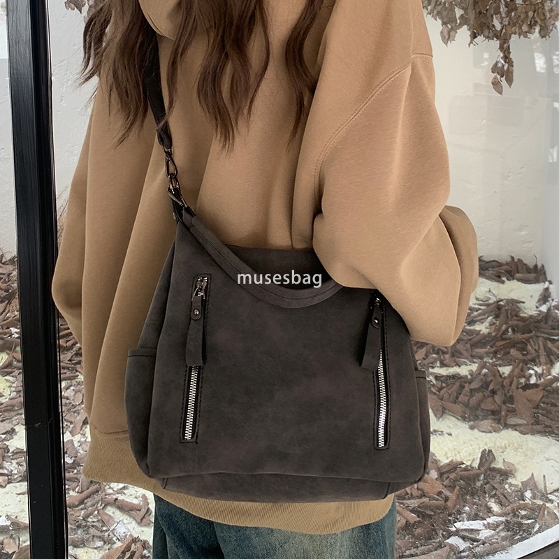 Street trend Maillard retro large capacity bag women's new trendy tote bag niche design texture portable commuting bag