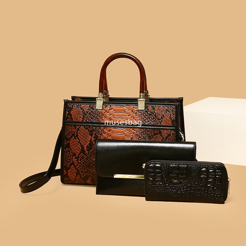 High quality women designer temperament fashionable retro versatile large capacity snake skin pattern niche handbag single shoulder set mother and chi