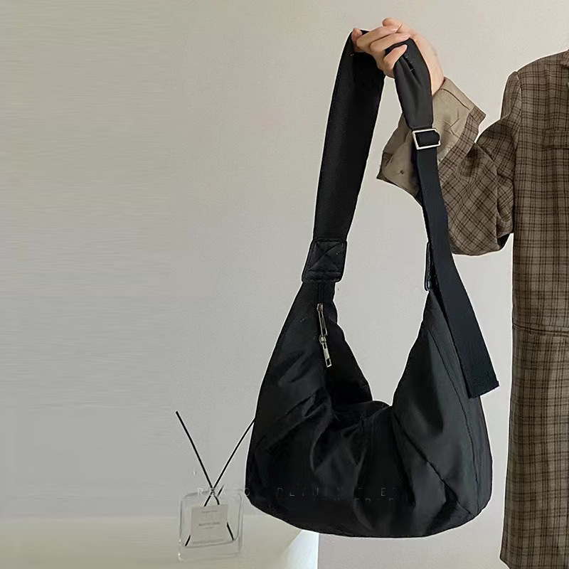 Street Trendy Canvas Bag Spring/Summer New Fashionable Straddle Dumpling Bag Personalized Down Cotton Trendy Women's Shoulder Bag