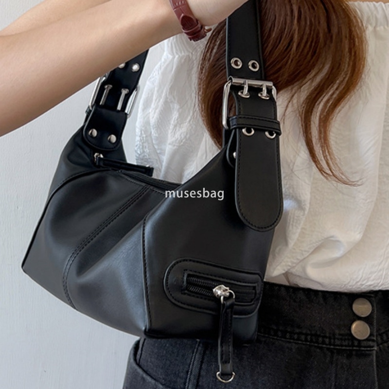Trendy, fashionable cool and attractive girl's niche design with leather zipper one shoulder portable underarm bag retro European and American ne