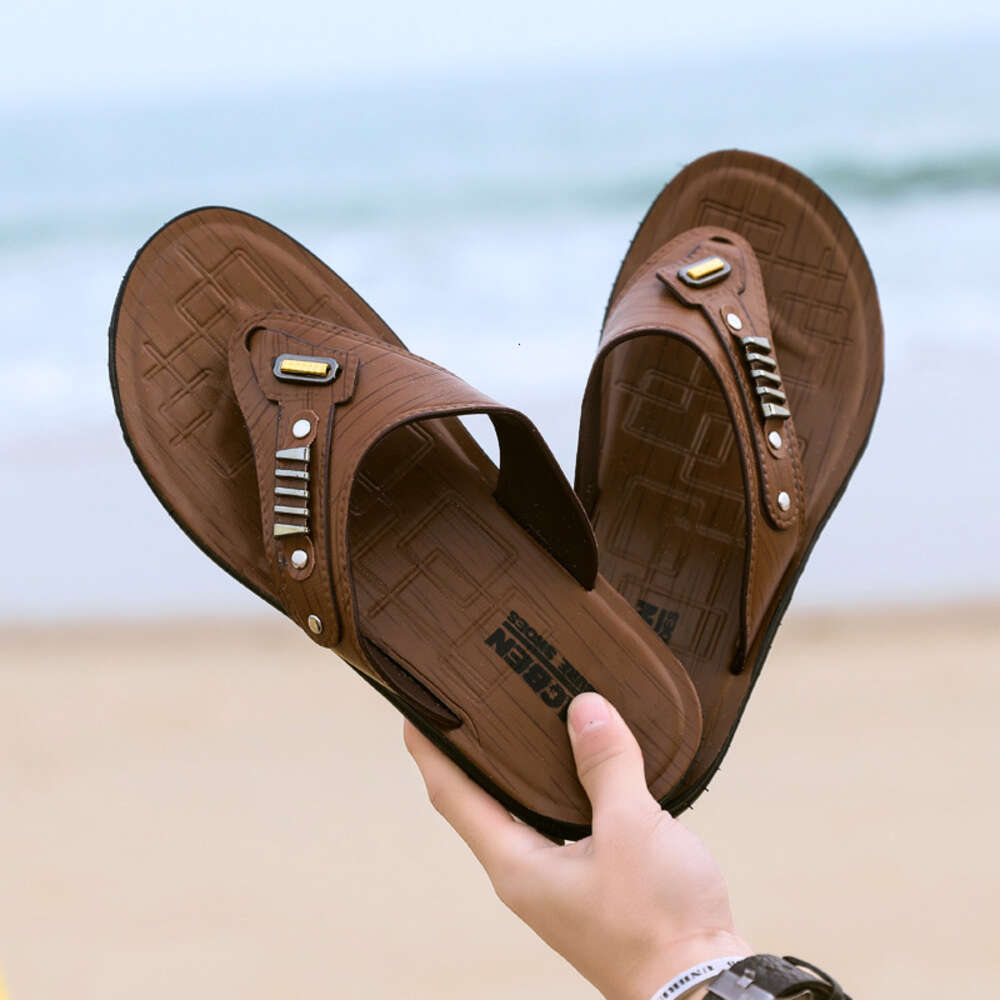 Fashionable Men S With Flops Flat Bottomed Shoes Lightweight And Soft Soled Men Flip For Beach Sports Ddmysaturn
