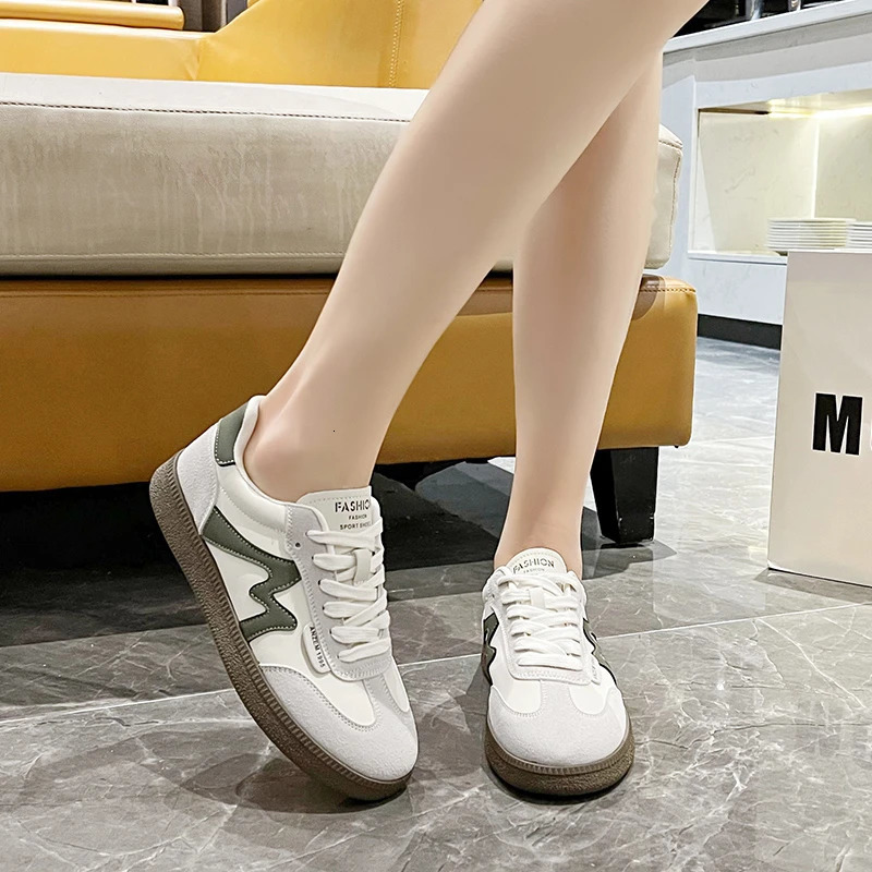 Non Baseball Slip Comfortable Women Softball Training Shoes Wear-Resisting Outdoor Sneakers