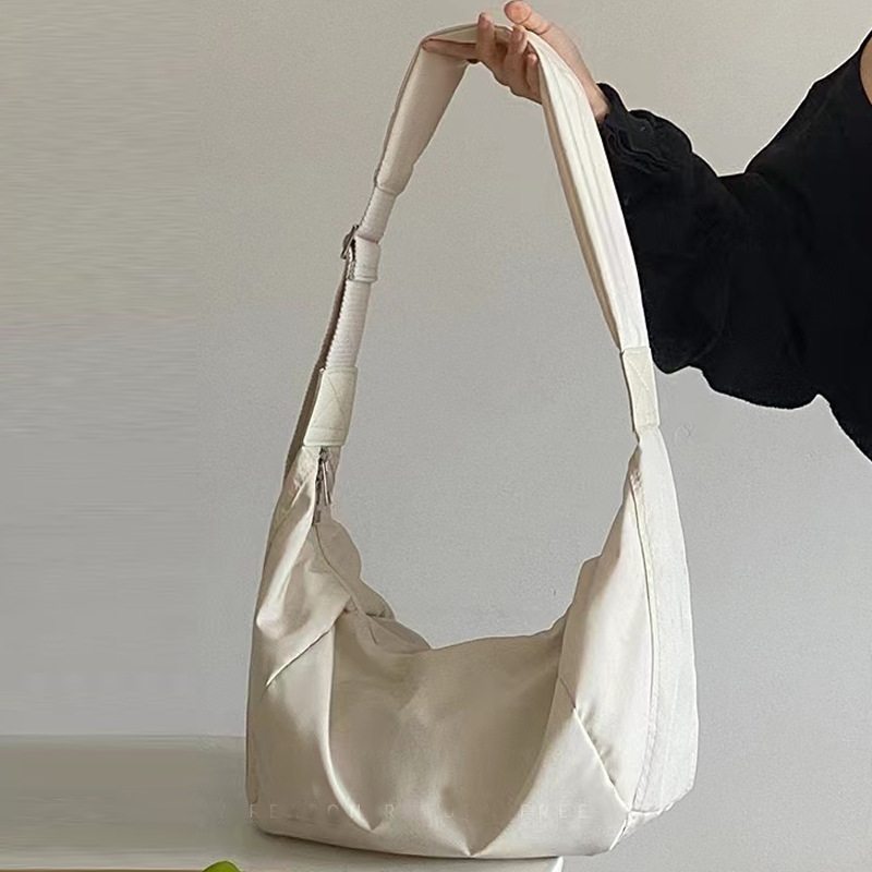 Street Trendy Canvas Bag Spring/Summer New Fashionable Straddle Dumpling Bag Personalized Down Cotton Trendy Women's Shoulder Bag