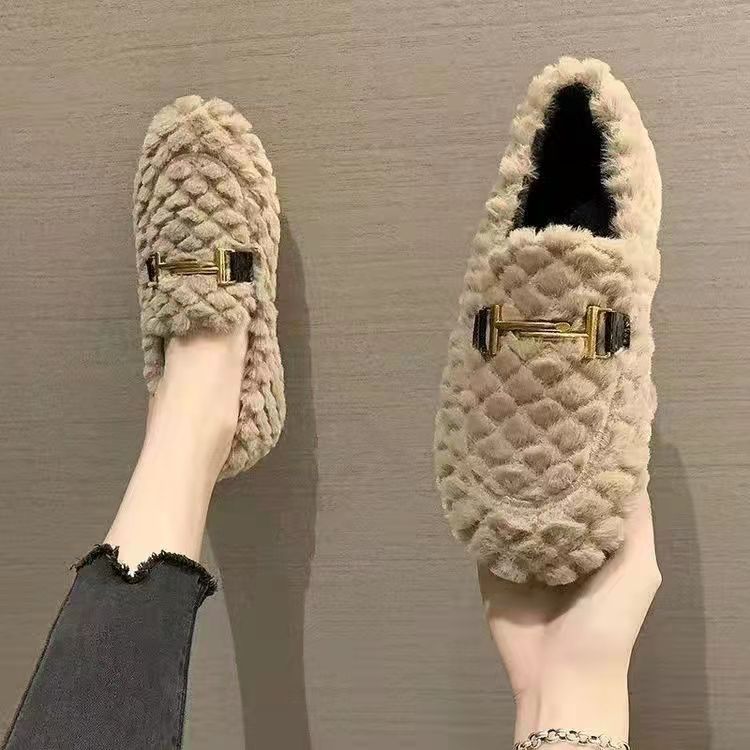 Women Casual Slippers Comfortable Plush Winter Fur Fluffy Furry Indoor Sandals
