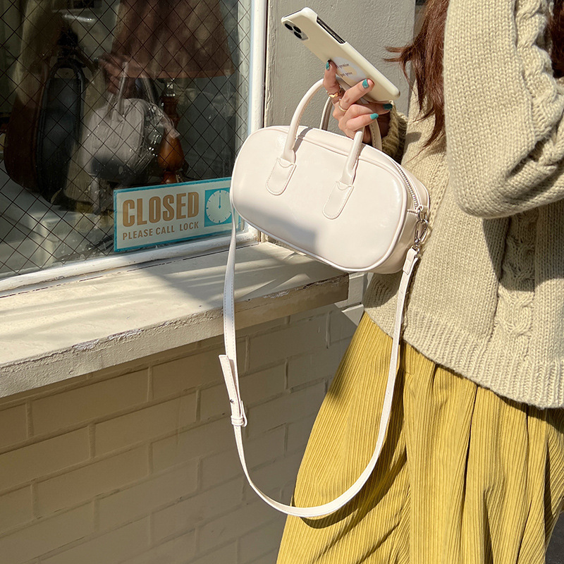 High quality niche design bag for women Korean version Instagram niche minimalist retro versatile portable pea bag for commuting one shoulder crossbod