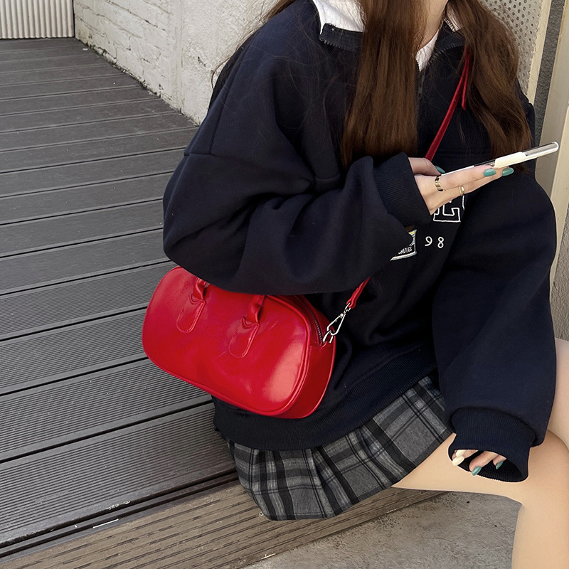 High quality niche design bag for women Korean version Instagram niche minimalist retro versatile portable pea bag for commuting one shoulder crossbod