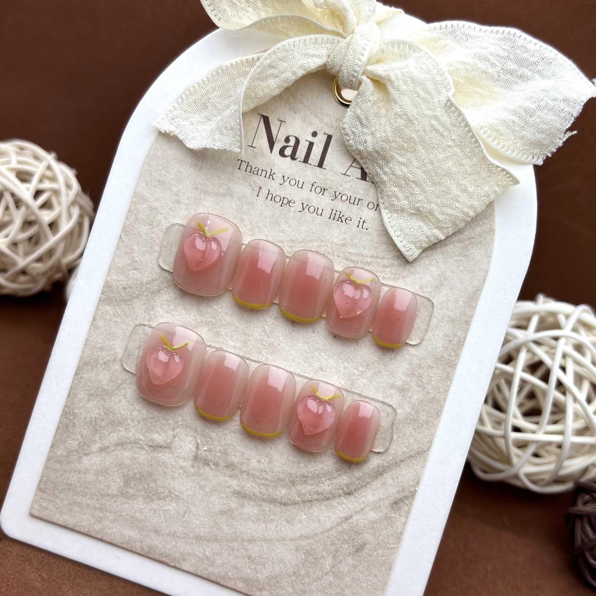 Girls False Nails Handworn nail short powder blusher peach cute autumn and winter new nail removable nail products 240530