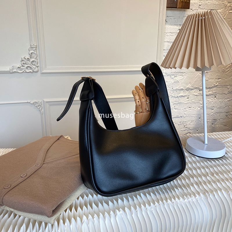 New Soft Leather Bag Women's Retro Underarm Large Capacity Simple Daily Handbag Crescent One Shoulder Crossbody Dumpling Bag Women's Trend