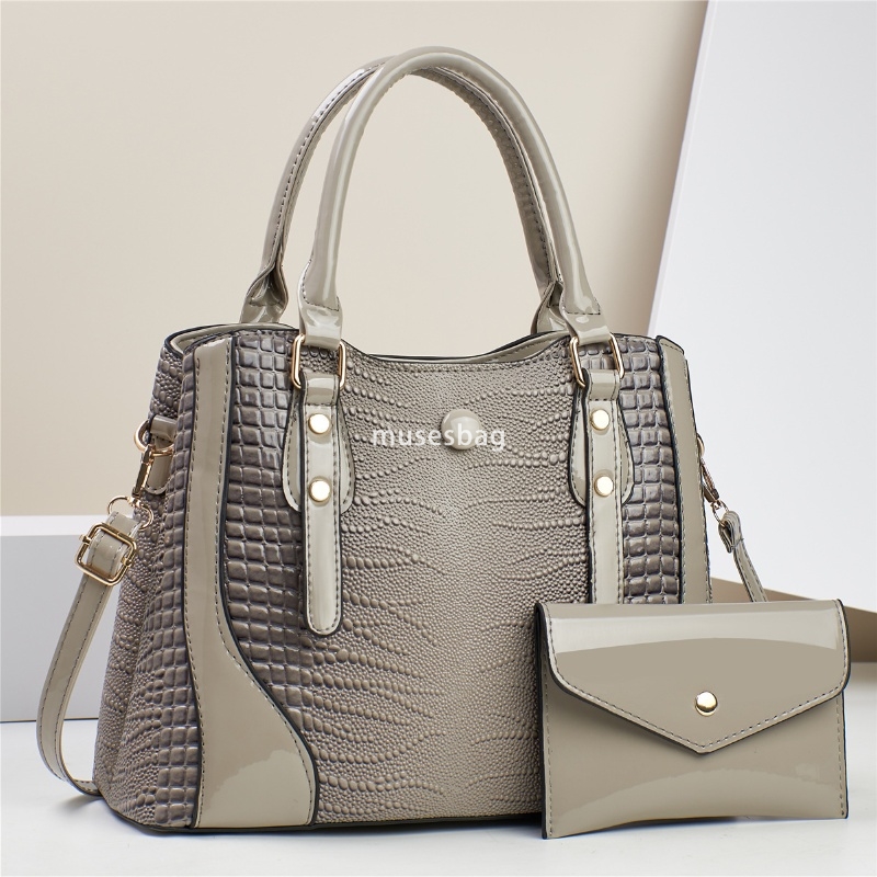 Designer Women High Quality Practical and Multi functional Advanced Mother and Child Bag Fashionable Contrast Color Casual Large Capacity Shoulder Bag