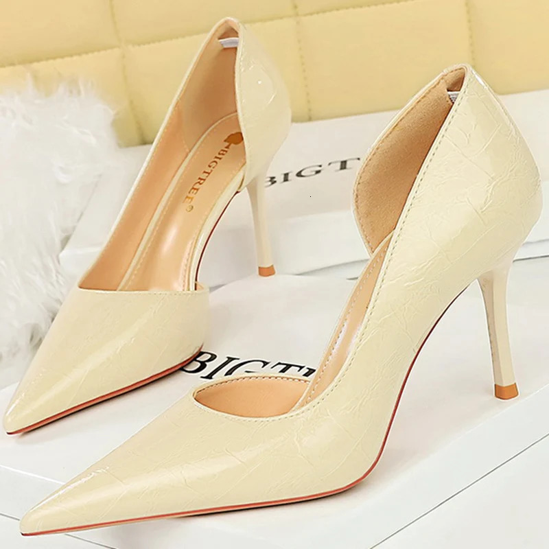 Western Style Party Women Shoes 8cm Thin High Heels Shallow Pointed Toe Side Hollow Serpentine Retro Ladies Elegant Pumps Brown 240619