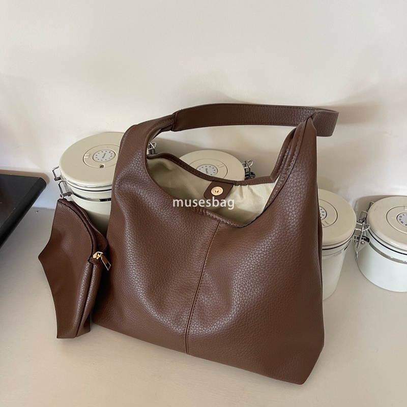 High Quality Women's Designer Large Capacity Korean Fashion Soft Leather Retro Multi functional Single Shoulder Underarm Bag Commuter Mother Chil