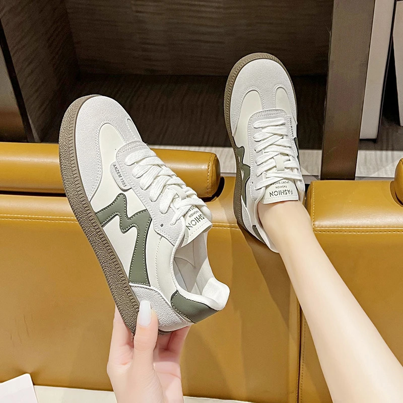 Non Baseball Slip Comfortable Women Softball Training Shoes Wear-Resisting Outdoor Sneakers