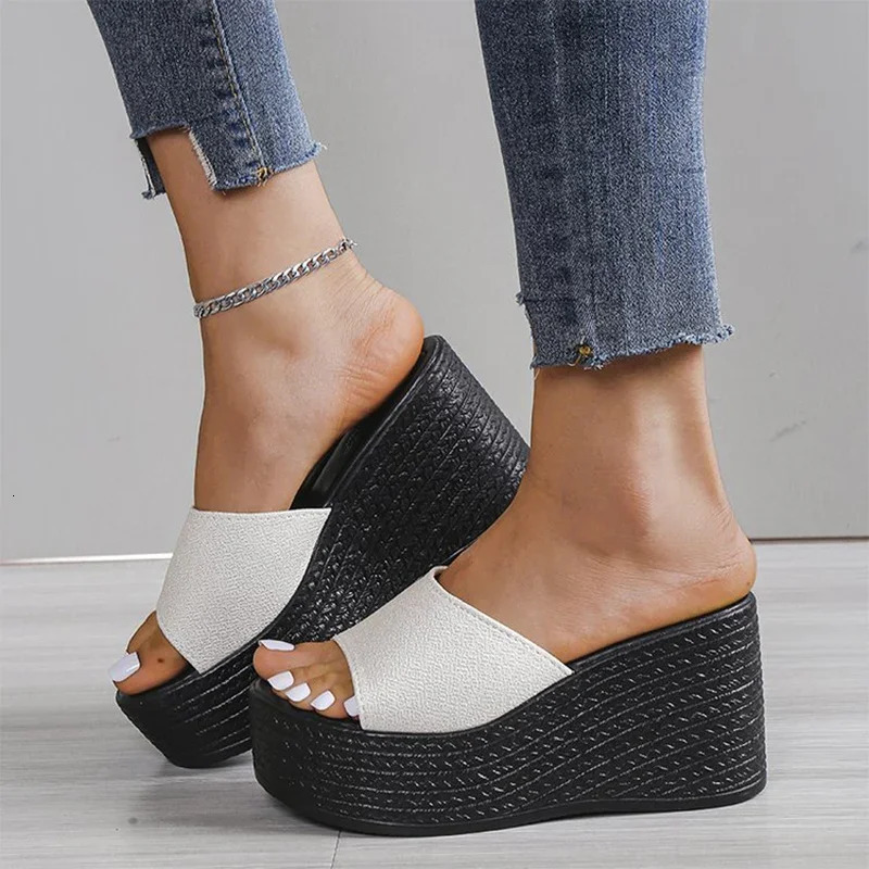 Women Platform Beach Slippers High Heels Wedges Sandals Summer Shoes Women Shoes Thick Slides Sexy Pumps Fad Flip Flops 240619