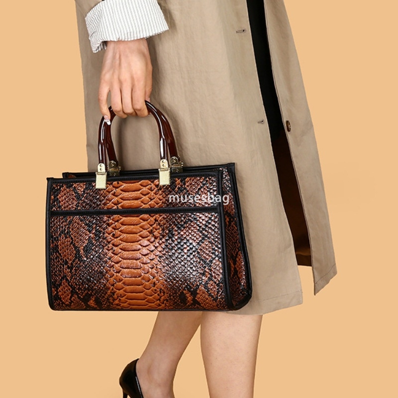 High quality women designer temperament fashionable retro versatile large capacity snake skin pattern niche handbag single shoulder set mother and chi