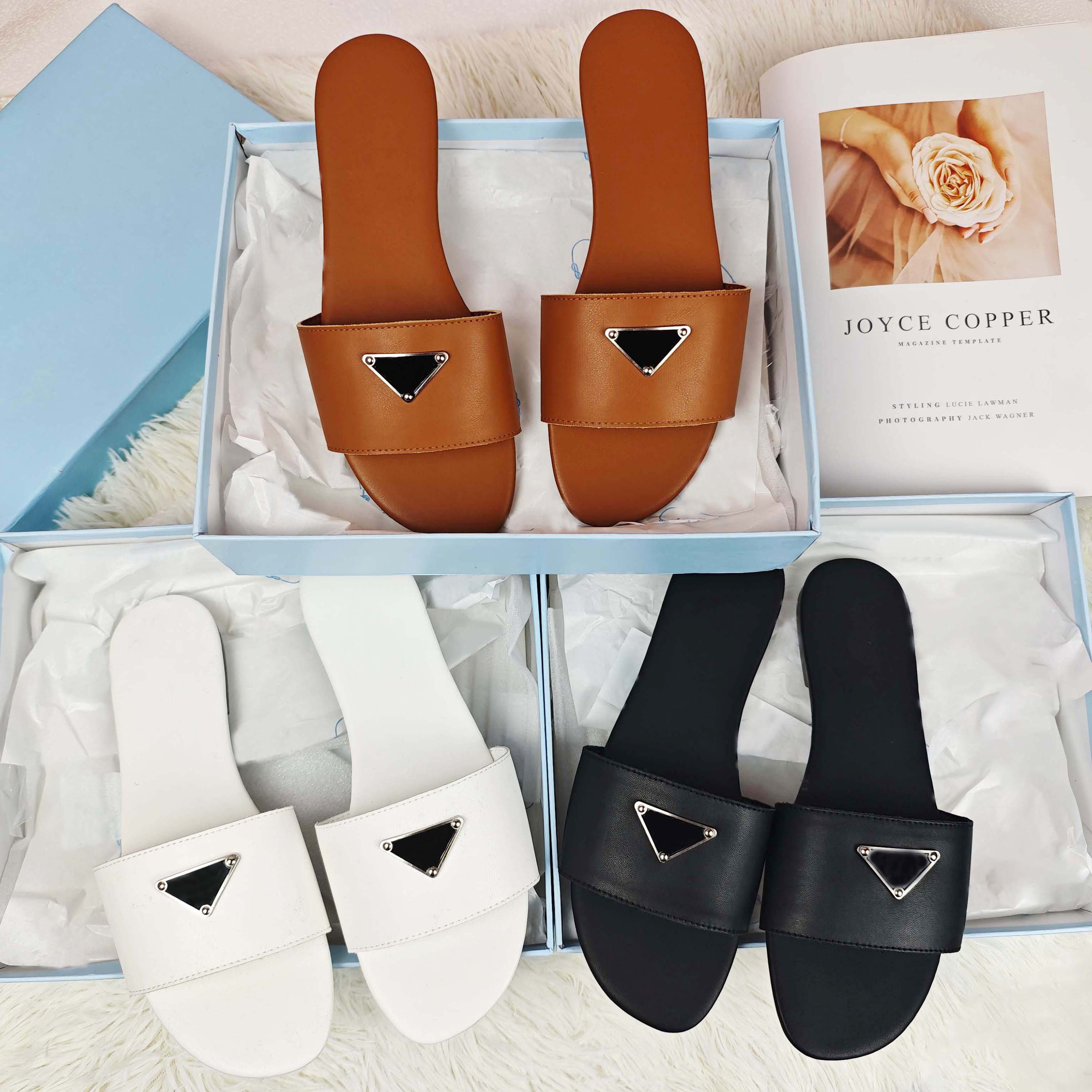 Designer Denim Women Interlocking Sandals Slides Flat Slippers Platform Beach Jelly Rubber Script Embroidered Summer Fall Mules Outdoor Waterproof AAA+