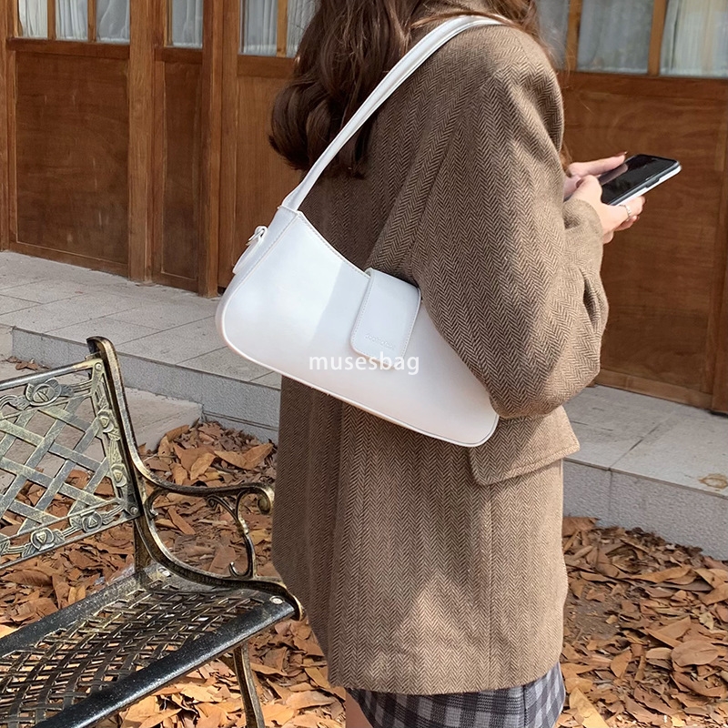 High end niche design texture handbag niche underarm bag new fashionable commuting bag stick bag versatile single shoulder crossbody bag
