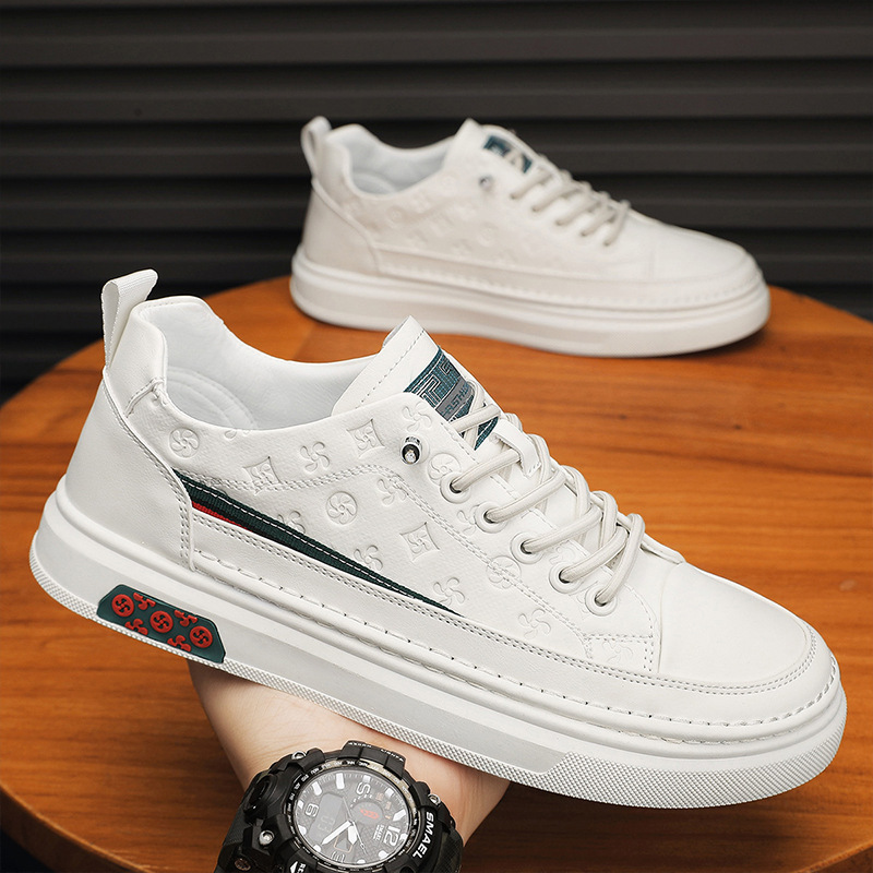Lightweight White Shoes Men Fashion Non-Slip Board Shoes Soft Soled Casual Leather Shoes