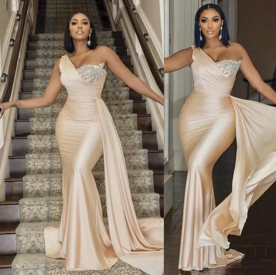 Light Champagne Mermaid Bridesmaid Dress One Shoulder Crystal Beads Long Formal Maid of Honor Gowns Wedding Guest Wear 2024 Elastic Satin