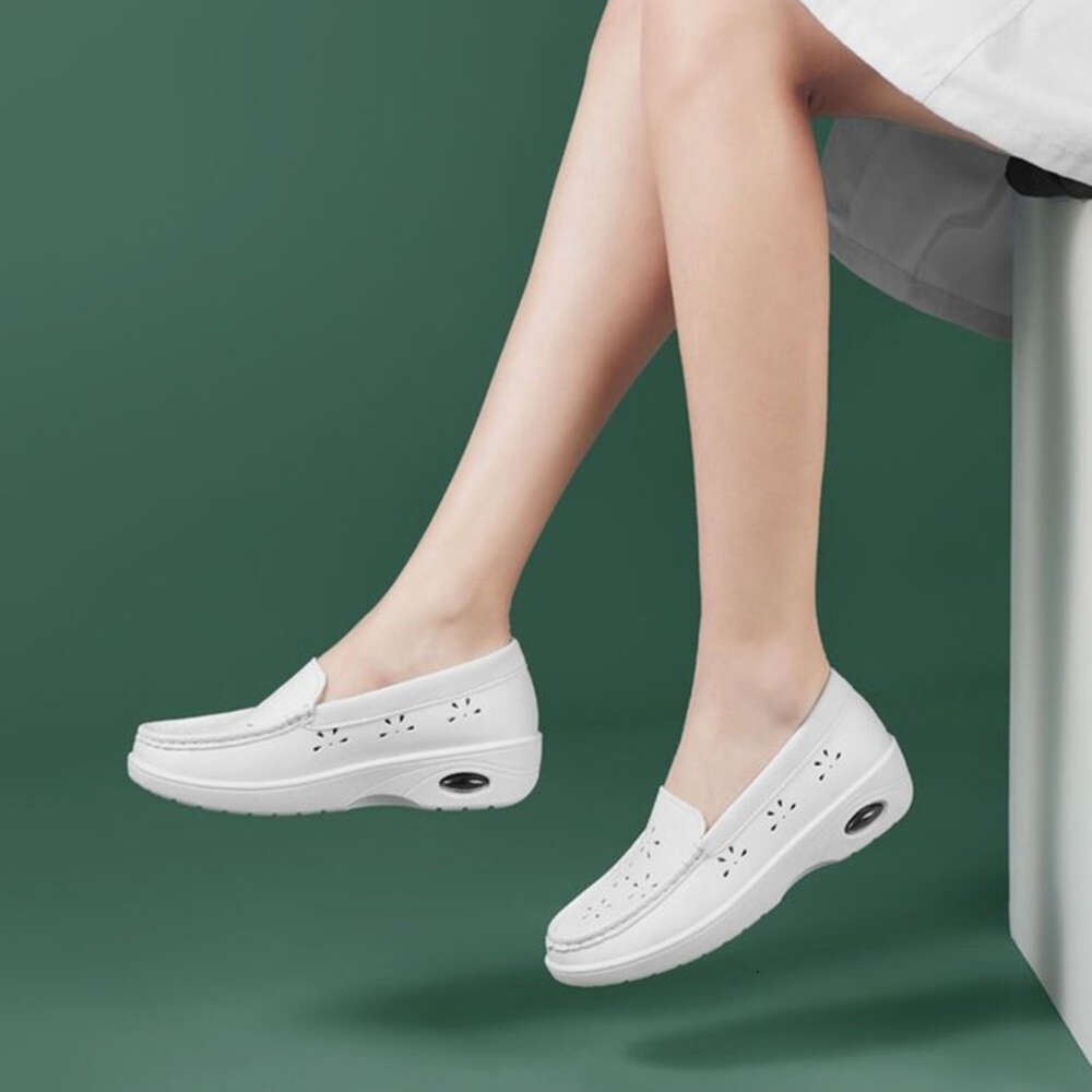 Nurse women with breathable soft soles, new air cushion thick soled women's for spring and autumn 2023, hospital work white shoes