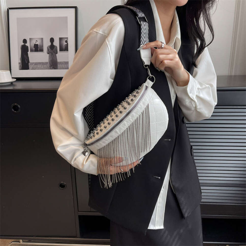 Brand Women Fanny Pack Tassel Leather Shoulder Crossbody Chest Ladies Waist Bag New Fashion Rivet Desing Phone Purses H6.20#30 ddmy 9649