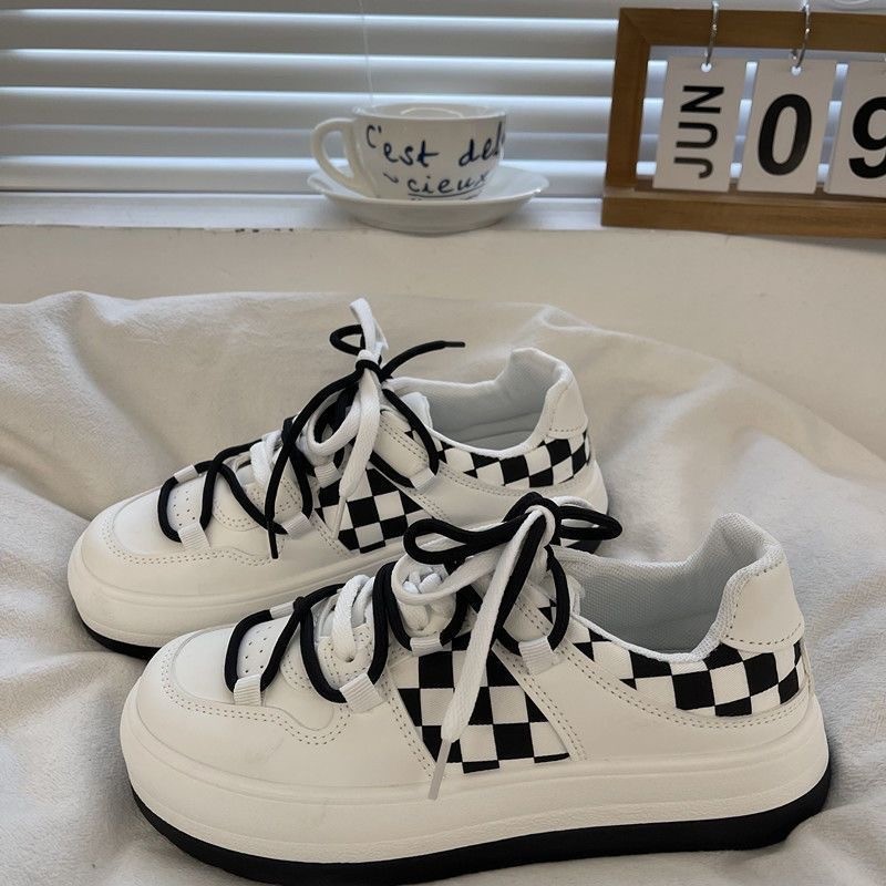 Designer Shoes In Black And White Women Lightweight Board Student Low Top Plaid Patchwork Round Head Lace-up Shoes