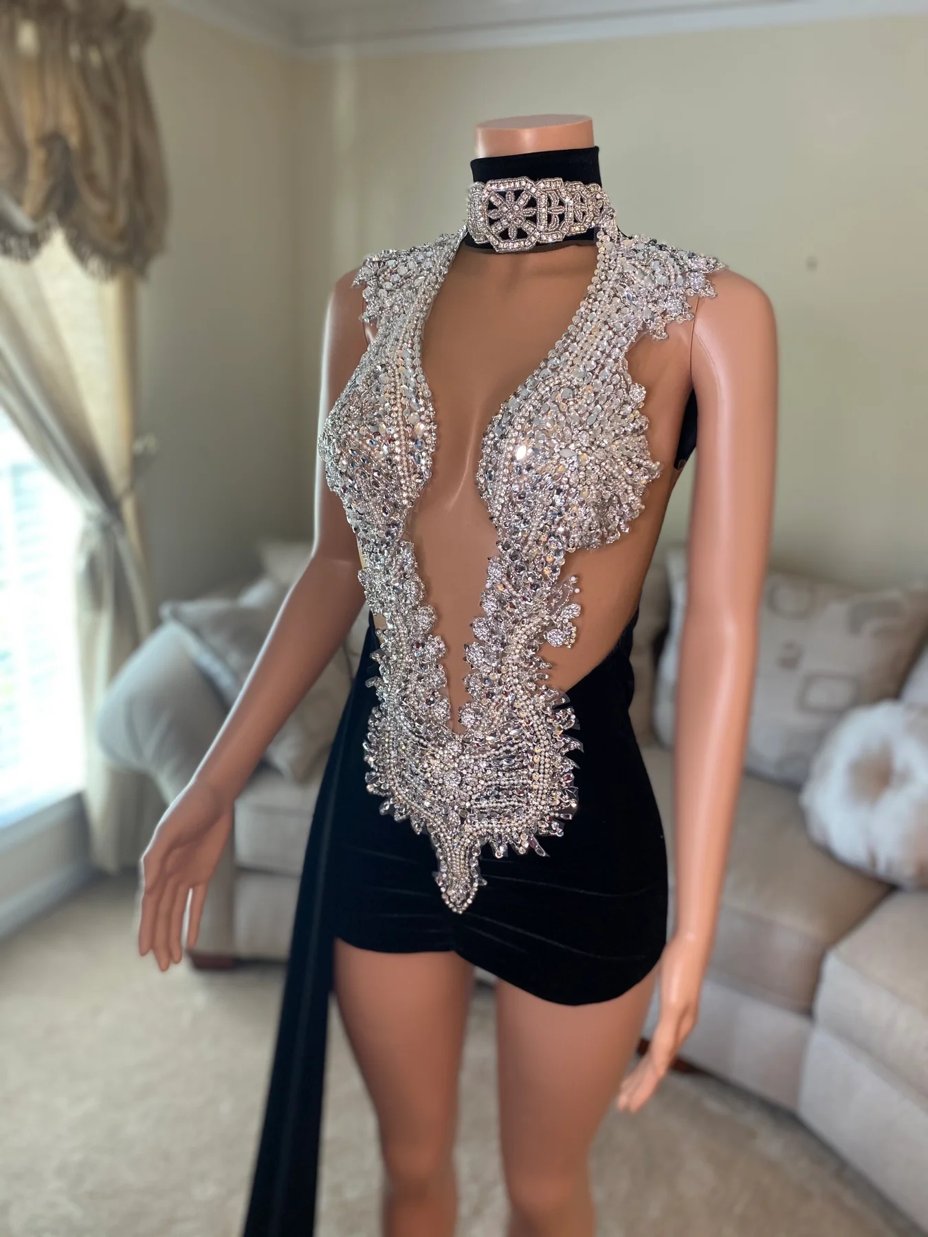 Black Velvet Sheer Crystals Short Prom Dresses For Black Girls Long Sleeves African American Cocktail Dresses Birthday Party Homecoming Gowns
