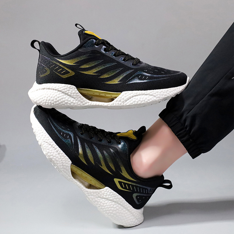 New Flying Weaving Casual Sneakers Light Running Korean Version Versatile Trendy Shoes Fashion White Free shipping