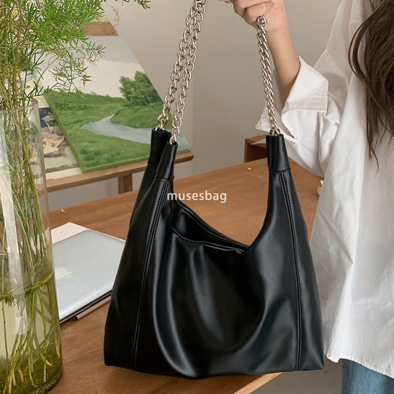 High end niche design Korean version chain tote bag large capacity bag new bag fashionable commuting women's bag soft leather shoulder bag
