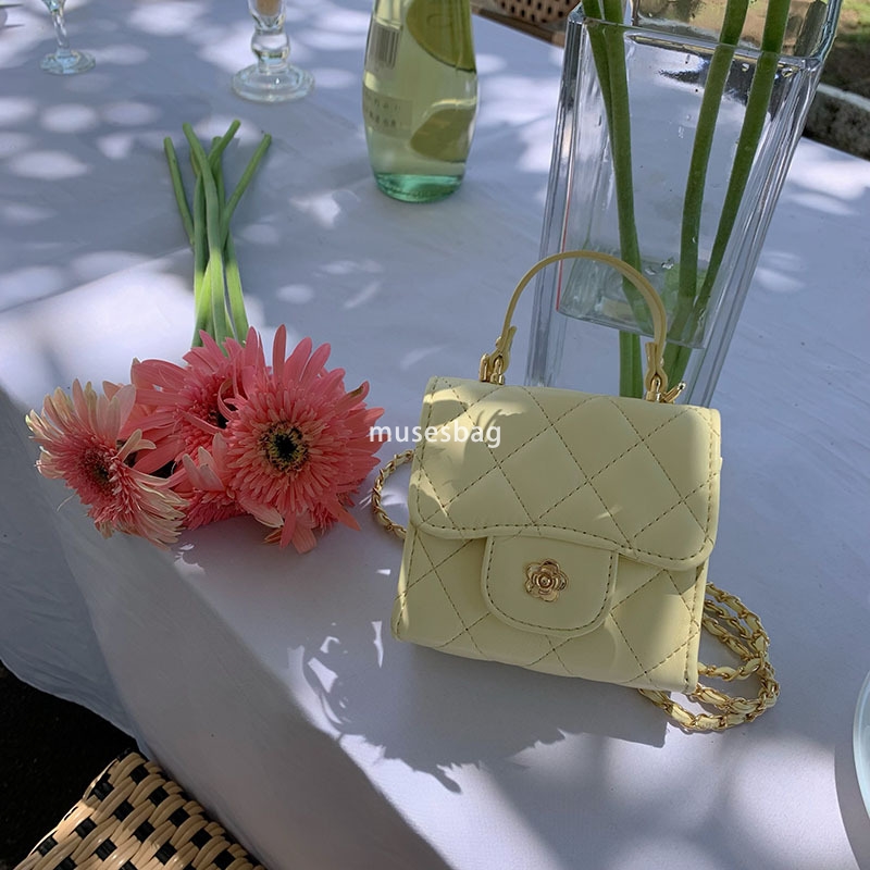 New niche design street trend summer mini bag socialite portable small square bag female niche diamond grid chain versatile crossbody bag