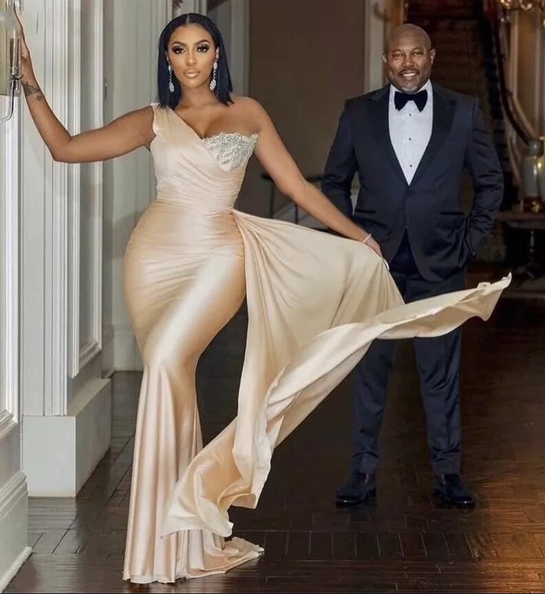 Light Champagne Mermaid Bridesmaid Dress One Shoulder Crystal Beads Long Formal Maid of Honor Gowns Wedding Guest Wear 2024 Elastic Satin