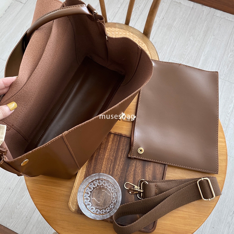 Low end design high-quality large capacity bags autumn and winter new internet celebrity retro briefcase female niche design one shoulder crossbody ba