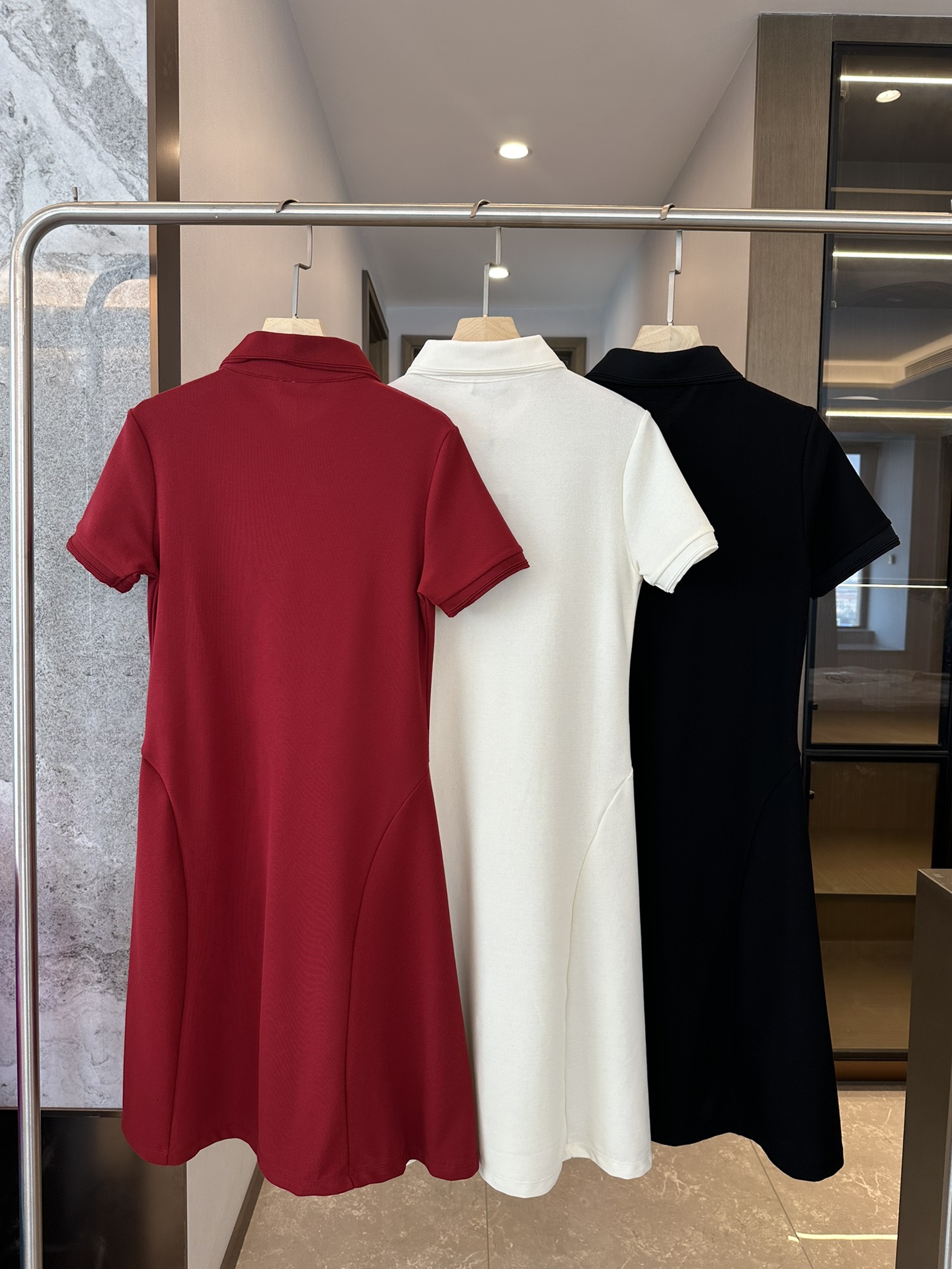 Designer Summer Slim Fit POLO Dress With Cotton Temperament Wood Ear Trim Casual Womens Popular Short Sleeved White And Black Mid-Length Dress.