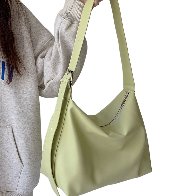 High end niche design bag for women new casual and fashionable minimalist summer girl large capacity crossbody bag for work and commuting tote bag