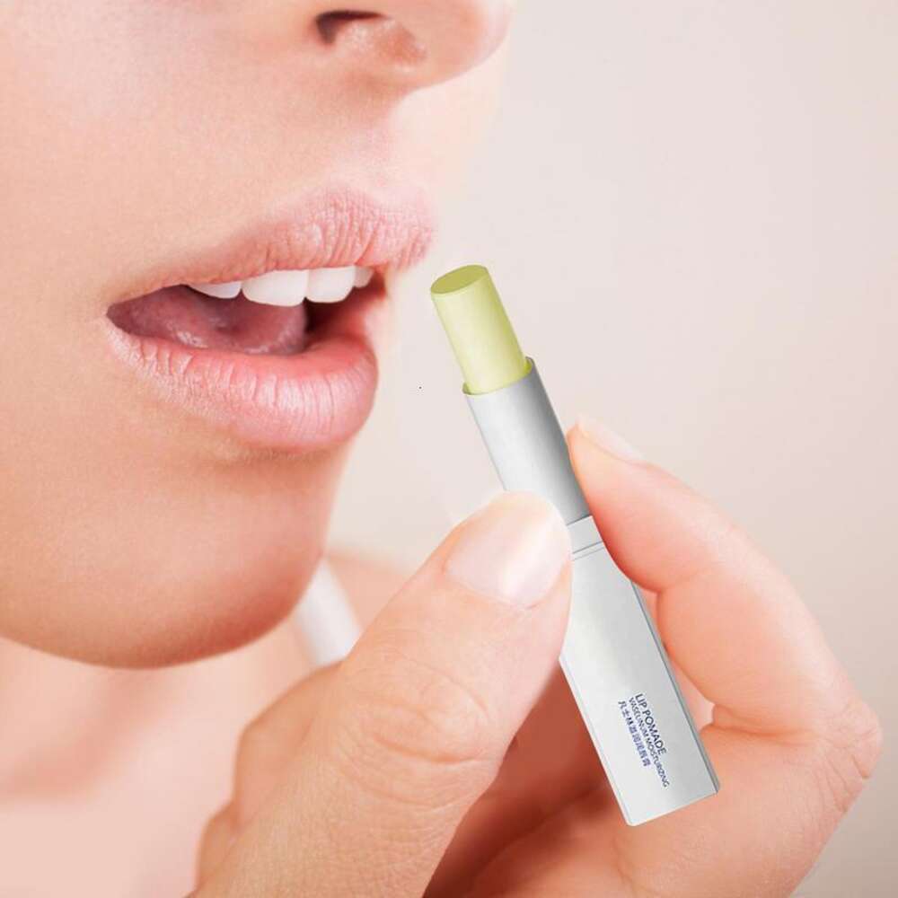 1pcs Balm Effective Removal Black Lighten Dark Melanin Moisturizer Scrub Lip Care F620-5