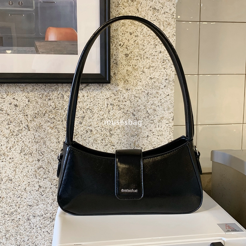 High end niche design texture handbag niche underarm bag new fashionable commuting bag stick bag versatile single shoulder crossbody bag